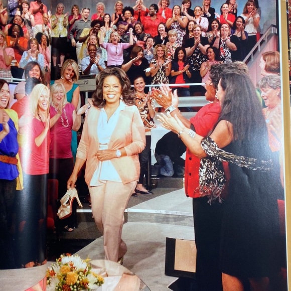 THE OPRAH WINFREY SHOW: REFLECTIONS ON AN AMERICAN LEGACY By Deborah Davis - Picture 8 of 11